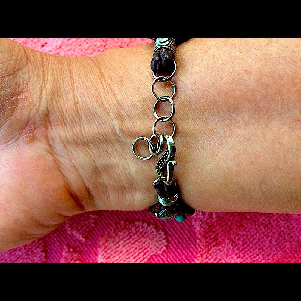 Howlite stone bracelet - Picture 3 of 4